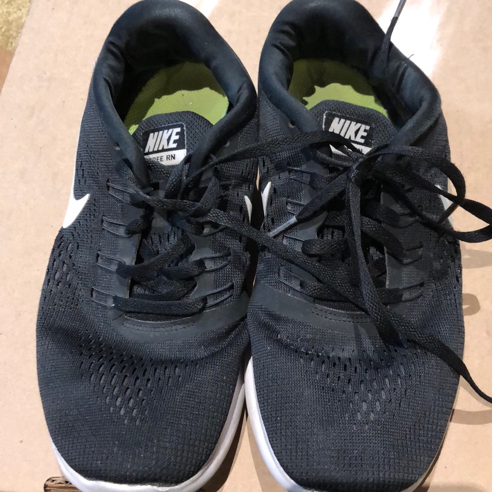 Nike Free RN tennis shoes